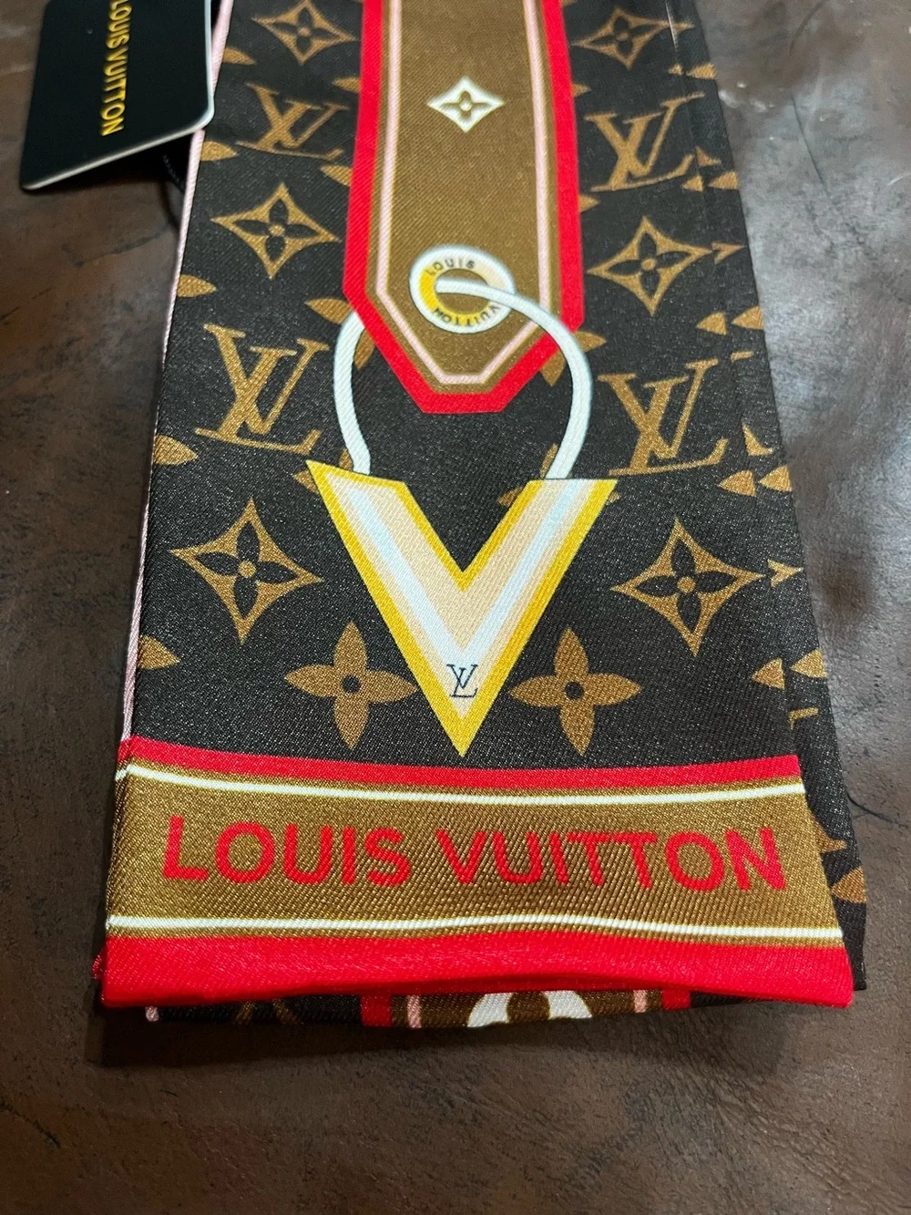 🟫 Louis. Vuitton. Brown Monogram Mininmalle Bandeau Silk Scarf